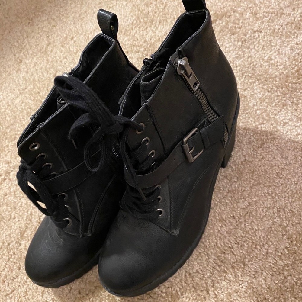 Black rampage booties